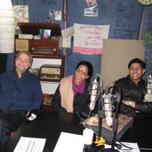 Eero Hämeenniemi; Bombay Jayashri ja Sai Shravanam radiostudiossa.