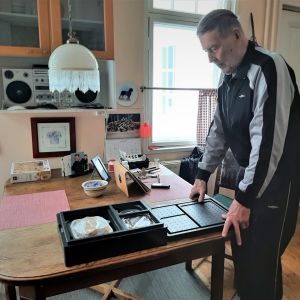 Holger Mangström med sin matlåda.