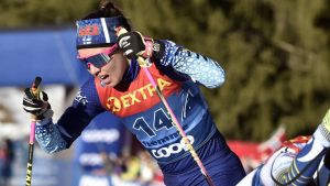Kerttu Niskanen var inte nöjd med sin insats i Tour de Ski. Kerttu Niskanen pustar ut efter målgång.