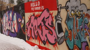 Vantaan taidemuseo Artsi sijaitsee Myyrmäessä Myyrmäen avoin graffitiseinä