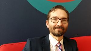 Fredrik Guseff kan inte i det här skedet säga hur många ministrar Rinnes regering ska ha. Det beslutet är inte fattat ännu. SFP:s partisekreterare Fredrik Guseff