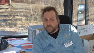 Carl-Magnus Blomberg har bytt bibliotekarierollen mot valförrättarrollen. Carl-Magnus Blomberg