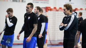 Bröderna Rönnberg ska leda BK till föreningens första FM-guld på femton år. Nico och Andreas Rönnberg på BK:46 träningar i januari 2021.