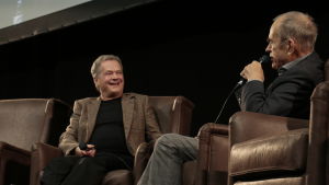 Jörn Donner och president Sauli Niinistö samtalar på Bokmässan i Helsingfors år 2015. sauli niinistö, jörn donner, helsingin kirjamessut 2015, nauru,