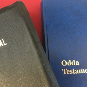 saamenkielinen raamattu ja Uusi Testamentti 