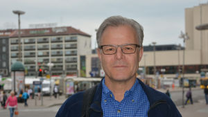 Erik Bonsdorff är prisbelönad för sitt arbete till förmån för Östersjön. Han är också en av dem som valts till "Årets professor". erik bonsdorff