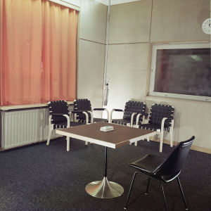 Den här bilden är också från år 1965 och visar den nya talstudion. En radiostudio.