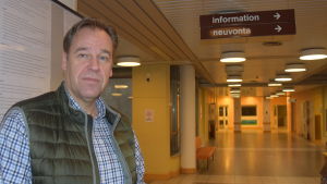 Ari Seppälä har tidigare jobbat på flyktingförläggningar i Laajakoski och Pyttis. Ari Seppälä