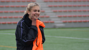 Wilma Sjöholm har gjort tio mål redan i division två. 17-åriga Wilma Sjöholm är en stor talang inom fotboll.