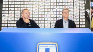 Juha Malinen och Markku Kanerva lotsar de finländska herrlandslagen. Juha Malinen och Markku Kanerva.