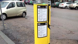 En av Ekenäs Energis laddningsstationer för elbilar. Laddningsstation för elbilar i Ekenäs