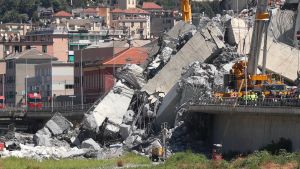 Den 14 augusti 2018 rasade bron på en sträcka på ungefär 200 meter. Den kollapsade bron i Genua, Italien.