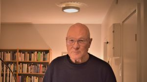Dan Johansson följer gärna med frågor som gäller skola och utbildning trots att han numera är pensionär. Dan Johansson, numera pensionär.