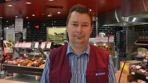 Thomas Virranvuo är köpman för K-Supermarket Popsi i Ekenäs. Köpman Thomas Virranvuo