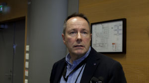 Tullöverinspektör Tommi Hartman säger att tusentals kunder har identifierats. tommi hartman