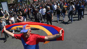 Demonstranter i Jerevan på torsdagen. Demonstrationer mot Armeniens ledning i huvudstaden Jerevan.