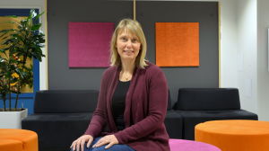 Miljöchef Johanna Penttinen- Källroos på Stormossen. Miljöchef Johanna Penttinen- Källroos på Stormossen.