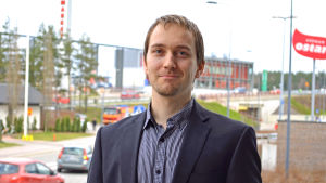 Stadsdirektör Christoffer Masar säger att vårdreformen är dålig för Grankulla. Christoffer Masar, förvaltningsdirektör i Kyrkslätt.