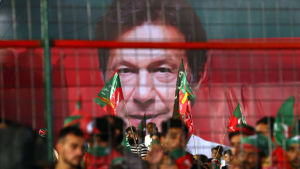 Kampanjmöte för Imran Khan i Karachi i söndags. Den pakistanska oppositionsledaren Imran Khan.
