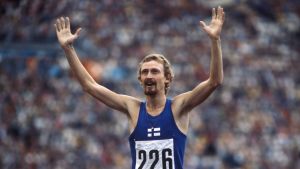 Pekka Vasala, som några veckor före OS sprungit Europarekord på 800 meter, koras till olympiska mästare på 1500 meter i München. Pekka Vasala vinner 1500 meter, OS 1972.
