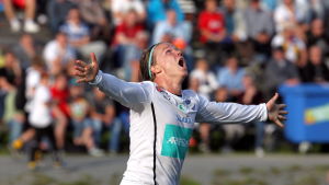 Spelarförsäljningar och Europaspel är välkommen bonus för finländska klubbar. IFK Mariehamn fick mellan 400 000 och 500 000 euro när klubben sålde Petteri Forsell till turkiska Bursaspor 2012. Petteri Forsell firar mål för IFK Mariehamn, 2014.