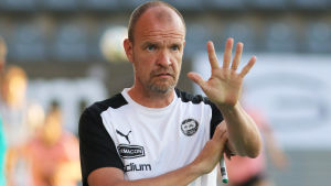 Nej, det blev inte ens fem ligamatcher som TPS-tränare för Tommi Pikkarainen. Tommi Pikkarainen i TPS.