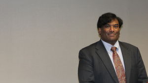 Professor Mohan Tatikonda på Indiana University Kelley School of Business. Professor Mohan Tatikonda på Indiana University Kelley School of Business.
