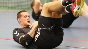 Nico Rönnberg tar ingen stress över en eventuell transfer. Cocks Nico Rönnberg tränar fysik.