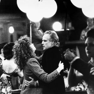Maria Schneider och Marlon Brando i Sista tangon i Paris. Maria Schneider och Marlon Brando dansar i "Sista tangon i Paris".