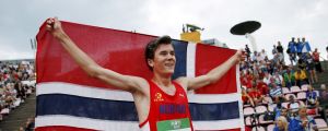 Jakob mot Afrika. Jakob Ingebrigtsen tog två medaljer i junior-VM i Tammerfors nyligen och var den enda som slog en kil i den afrikanska dominansen. Jakob Ingebrigtsen firar, JVM 2018.