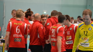 Toni Kallio klev in i tränarteamet för några veckor sedan. Tränare Toni Kallio under PIF-timeout, 15.2.2017.
