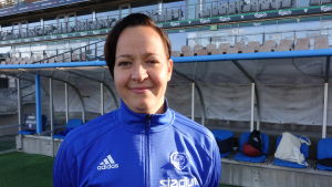 Mari Savolainen är huvudtränare för HJK:s U18-tjejer. Mari Savolainen, huvudtränare för HJK:s U18-flickor