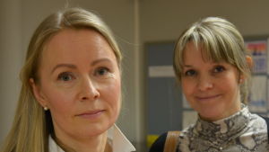 Susanne Agte och Ami Le Bell-Rönnlöf. Susanne Agte och Ami Le Bell-Rönnlöf, två aktiva mammor i Sirkkala skola i Åbo.