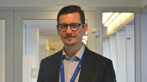 Jari Karjalainen. Porträtt av Jari Karjalainen, koncernförvaltningsdirektör i Vasa stad.
