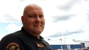 Sjöräddningsledare Kristian Hermansson Sjöräddningsledare Kristian Hermansson vid Sjöräddningscentalen i Åbo.