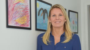 Vikarierande enhetschef Ann Bäckman ska efter årsskiftet utveckla Kårkullas dokumenteringssystem. Vikarierande enhetschef Ann Bäckman vid Kårkulla samkommuns boenden i Ekenäs.