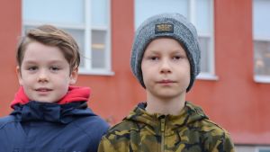 Kompisarna och slalomåkarna Alex Lindström (t.v.) och Lauri Turpeinen. Kvabaeleverna Alex Lindström & Lauri Turpeinen