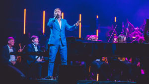 Reino Nordin esitti Get Lucky -kappaleen orkesteriversion. Reino Nordin esiintyy Classical Trancelations -konsertissa.