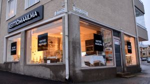 Den 5 december rånades köksinredningsaffären i hörnet av Östra Tullgatan och Mariegatan. Butiken Keittiömaailma i Lovisa