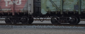 Här syns boggier på två ryska godsvagnar. Det är den delen som ser ut som vagnens "hjul". Ryska tågvagnar som transporterar kol från Sibirien till Hangö.
