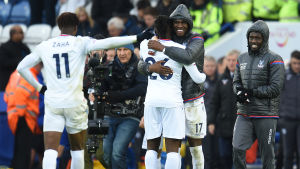 Crystal Palace har kommit igång efter tränarbytet. Crystal Palace-spelare firar seger.