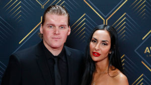 Robin Lehner och frun Donya deltog i NHL:s prisgala före midsommar. Robin Lehner och frun Donya deltog i NHL:s prisgala före midsommar.