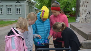 Olivia Pettersson, Rebecka Skog, Ellen Hyvönen, Emilia Fast och Malin Skreslett är på stjärnjakt i Ekenäs.
