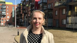 Ida Sulin på Kommunförbundet anser att kommunerna har ett ansvar, men poängterar att arbetsmassan är stor. Ida Sulin