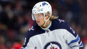 Patrik Laines målskörd under sina fyra NHL-säsonger: 36, 44, 30 och 28. Patrik Laine i Winnipegs tröja.