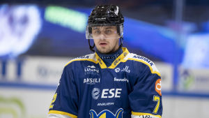 Vadim Pereskokov var en av Jukurits fyra målskyttar i Vasa. Vadim Pereskokov blickandes framåt.