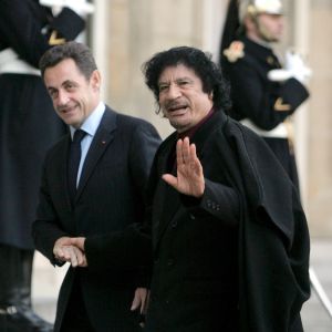 Ghaddafi träffade Sarkozy i Paris i december år 2007 Ghaddafi träffade Sarkozy i Paris i december år 2007