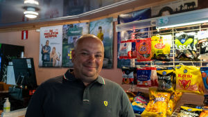 Tomi Nordström säger att Kino Marilyn tack vare sina trogna kunder har kunnat fortsätta verksamheten hittills. Tomi Nordstörm