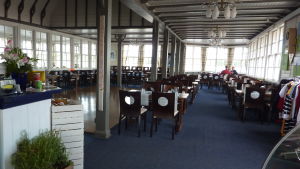 Olika arbeten pågår i restaurangen som bäst. (Arkivbild) Högsäsongen för Knipans del börjar vara över för den här sommaren.
