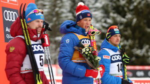 Johannes Hösflot Kläbo högst upp på pallen, en vanlig syn den här vintern. Johannes Hösflot Klaebo.